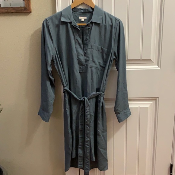 🥰GAP blue gray  button down shirt dress with belt.  Size S - Picture 3 of 7